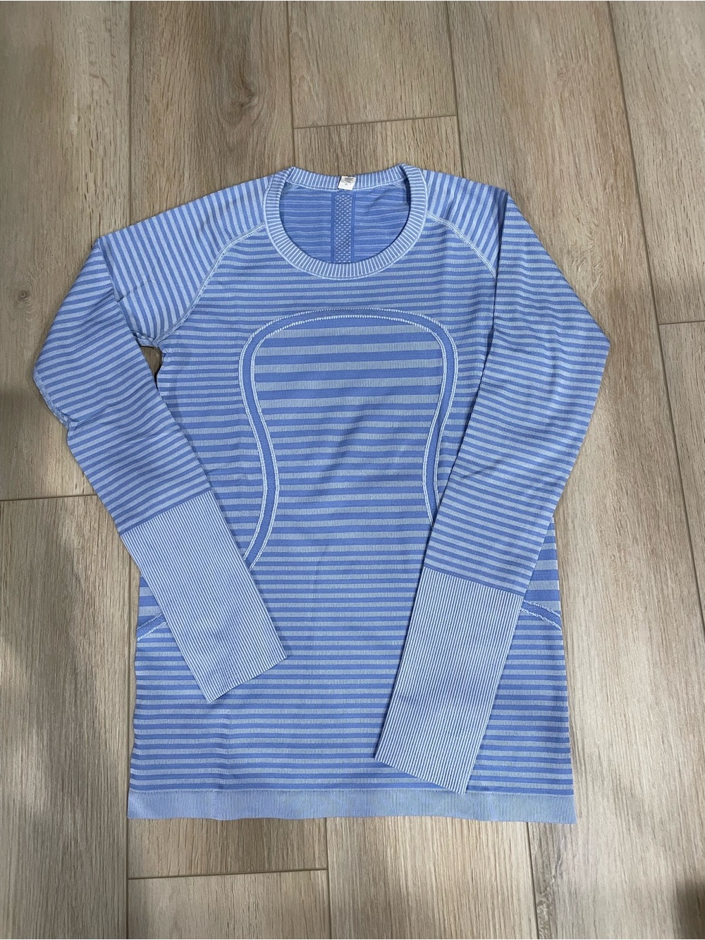Women’s Lululemon Swiftly Tech Long sleeve Crew size 8
